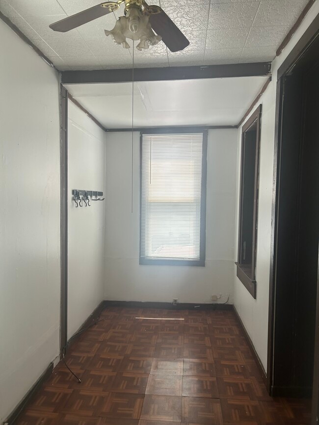 Building Photo - 2919 W Diversey Ave