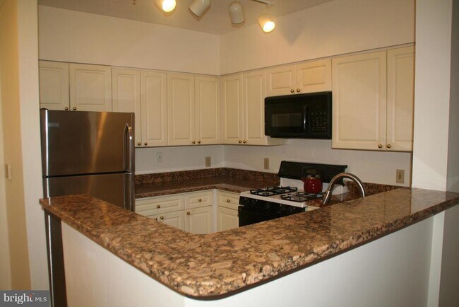 Foto del edificio - 2204 Westcourt Ln