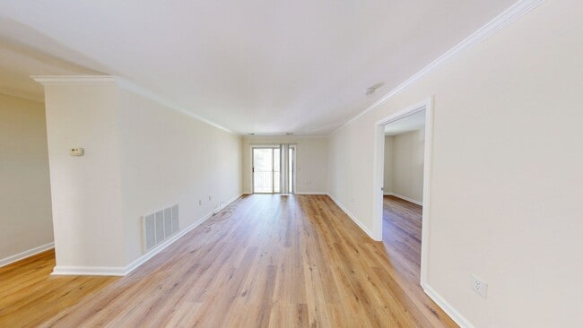 Building Photo - Updated 3Bedroom/2Bathroom - Great Location!