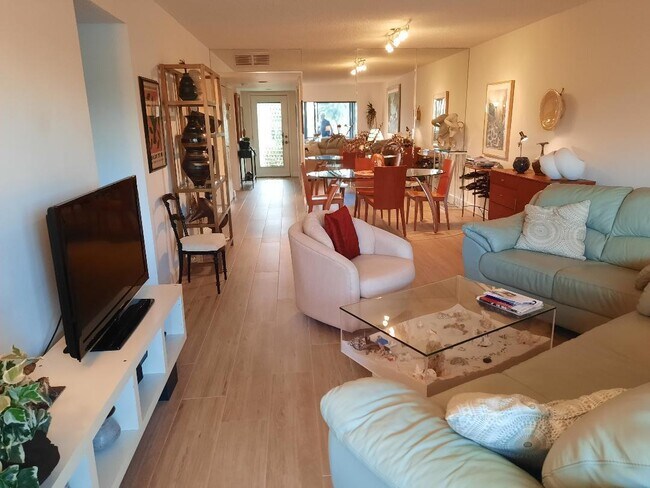 Foto del edificio - 15451 Pembridge Dr