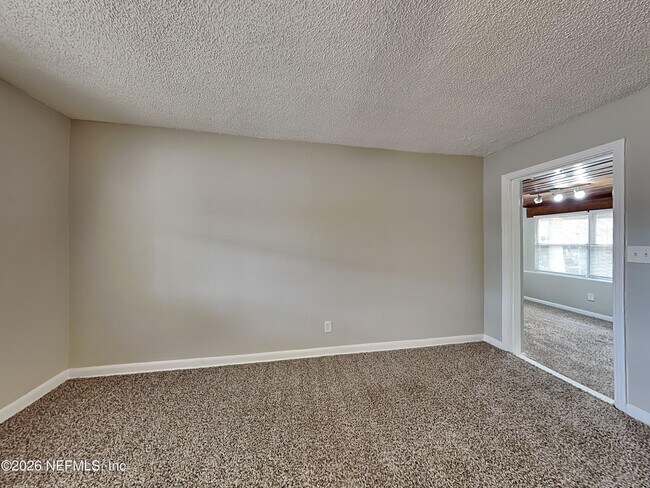 Foto del edificio - 6406 Harlow Blvd