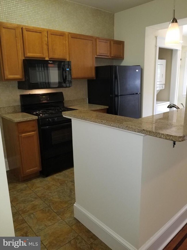 Building Photo - 1469 Girard St NW