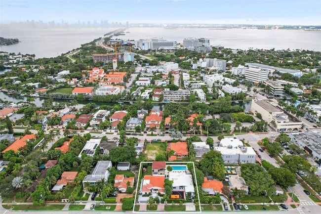 Foto del edificio - 3758 Prairie Ave