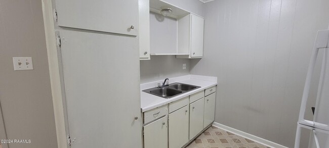 Foto del edificio - 718 Harding St