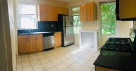 Primary Photo - 13 Sparhawk St