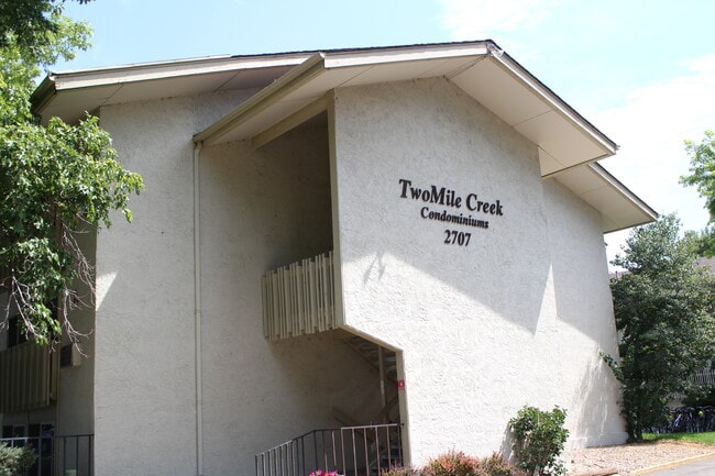 Building Photo - 2707 Valmont Rd