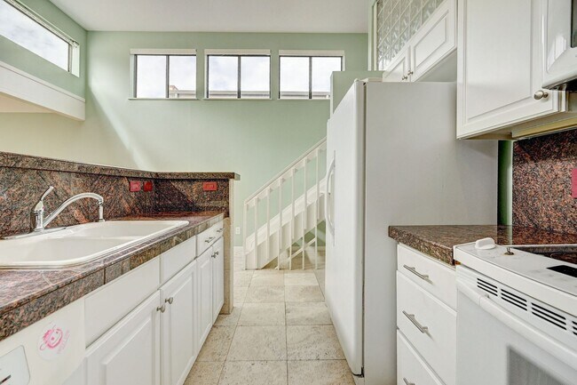 Foto del edificio - Beautiful downtown Penthouse. 1 bed/1 bath