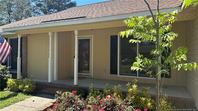 Building Photo - 7482 Fairpoint Rd