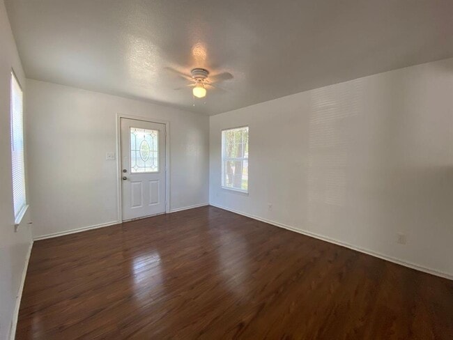 Building Photo - 1200 Glenwick Dr