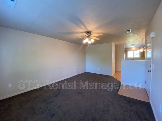 Foto del edificio - 2637 E 750 N