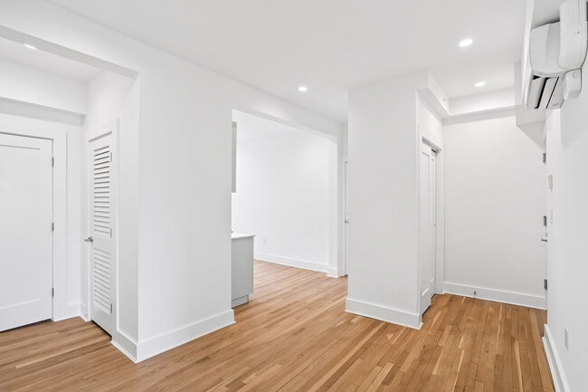 Building Photo - 16a Forest St. Unit 33