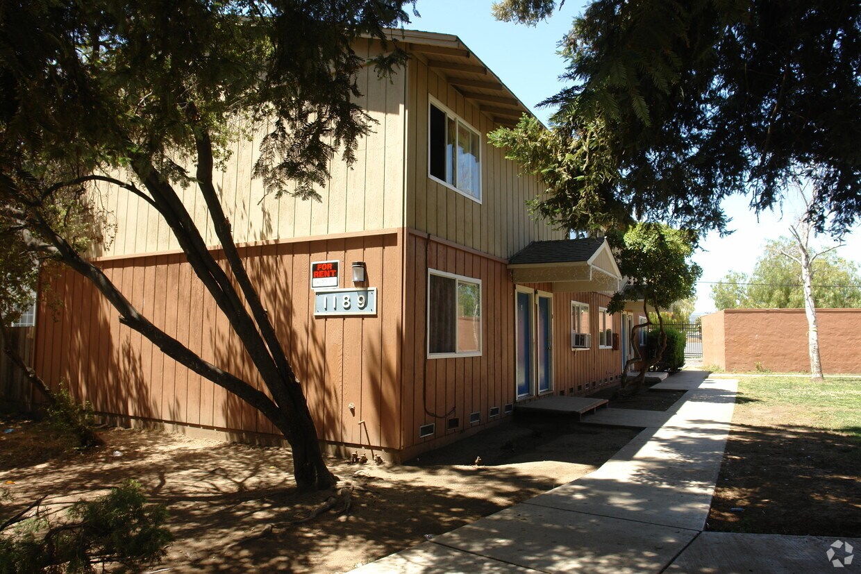 Foto principal - 1187-1189 Mesa Dr