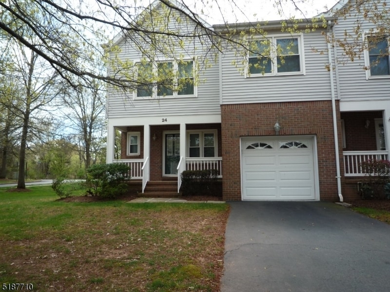 24 Aspen Dr, Hillsborough Township, NJ 08844 Room for Rent in