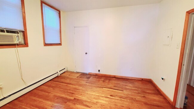 Foto del edificio - 6805 Smith Ave