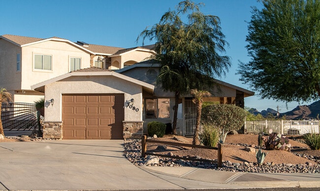 Building Photo - 3080 Shoshone Dr