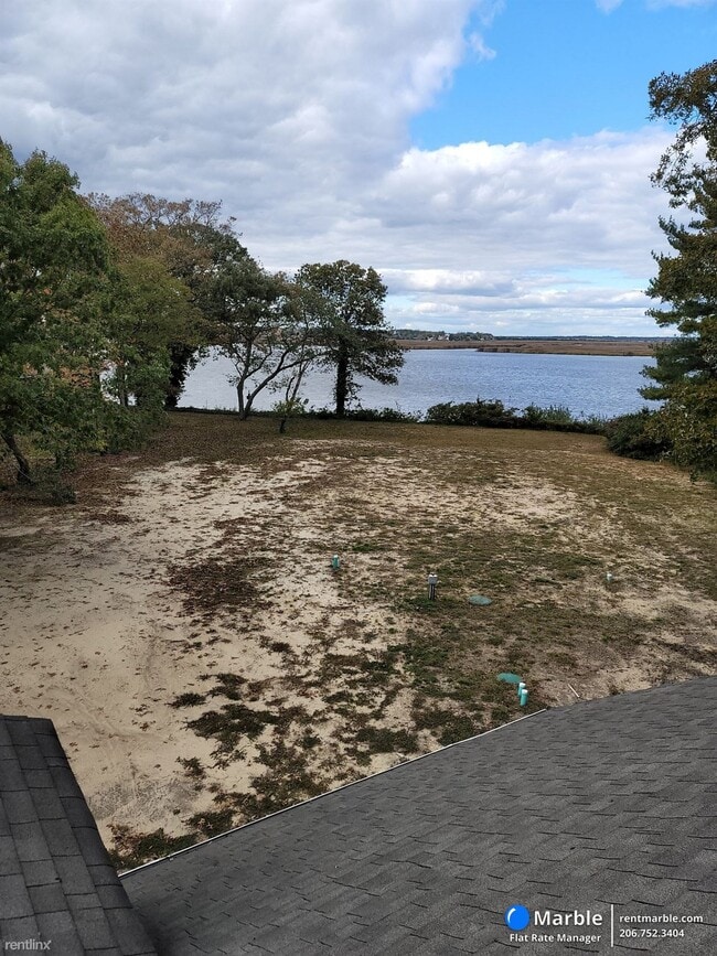 Building Photo - 2 br, 1 bath Townhome - 23 Twin Oak Rd Apt A