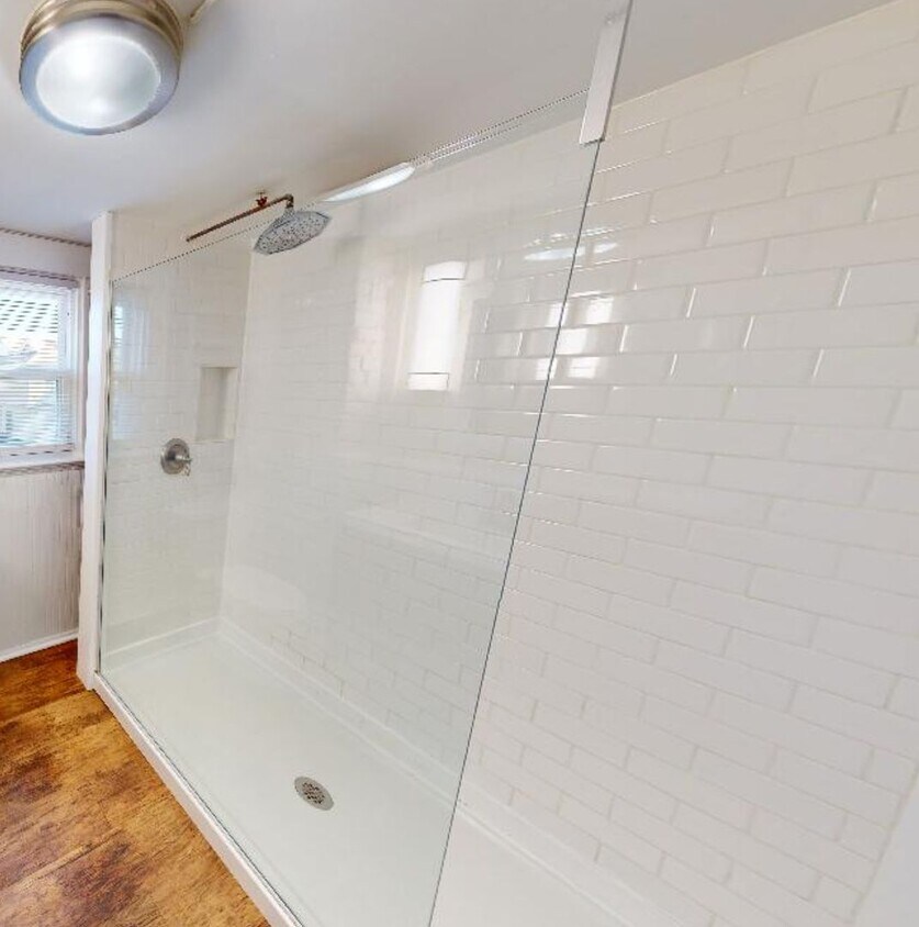 Primary Photo - 3 BEDROOMS, 1 FULL BATHROOM + 2 FREE OFF-S...