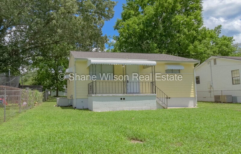 Primary Photo - 804 Henderson Ave