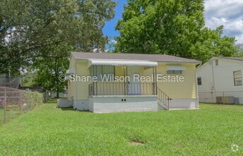 Building Photo - 804 Henderson Ave