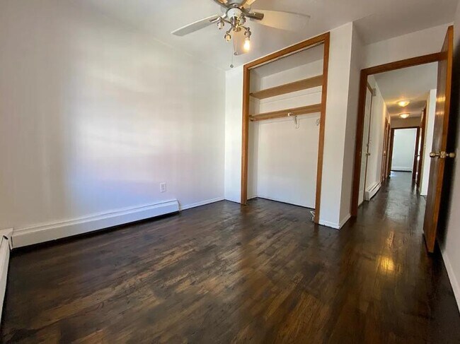 Foto del edificio - 3 bedroom in BROOKLYN NY 11216