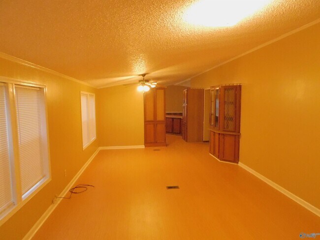 Building Photo - 498 Berry Hollow Rd