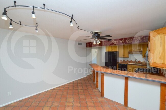 Foto del edificio - 1623 E Palmcroft Dr