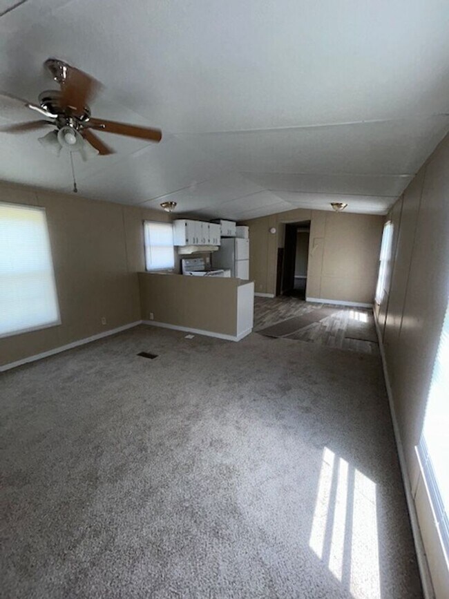 Foto del edificio - 3-bedroom, 2-bath mobile home