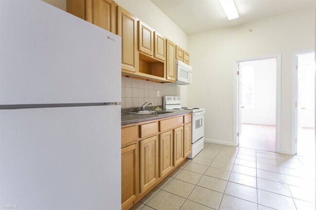 Foto del edificio - 3 br, 2 bath Triplex - 1538 N 18TH ST Unit 2
