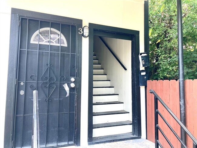 Foto del edificio - 3315 Reeves St