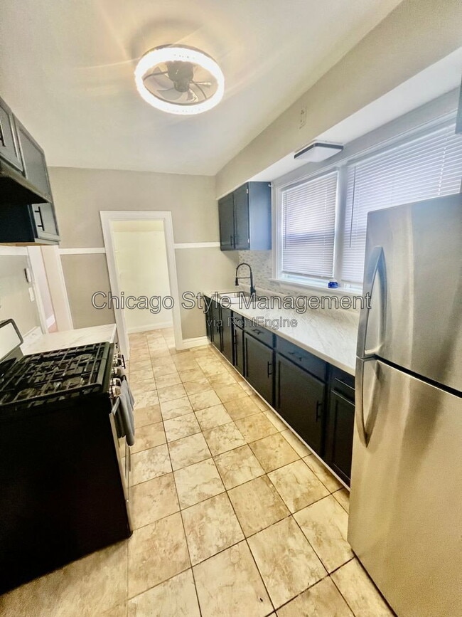 Building Photo - 7721 S Hermitage Ave