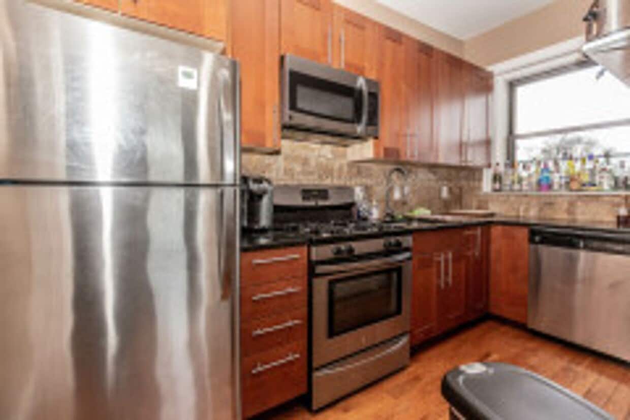 Beautiful, Sunny and Renovated Allston / BU West Campus 2 Bed on Harvard Ave for Sept 2026!!! - Beautiful, Sunny and Renovated Allston / BU West Campus 2 Bed on Harvard Ave for Sept 2026!!!
