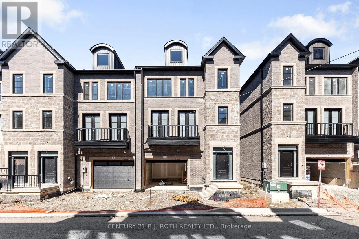 Primary Photo - 260-260 Eagle St