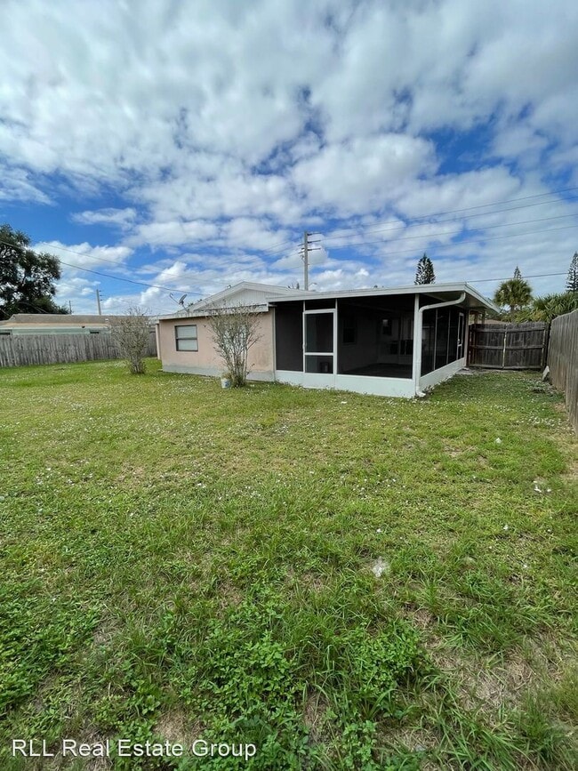 3 br, 1.5 bath House 2014 Port Malabar B... House Rental in Palm