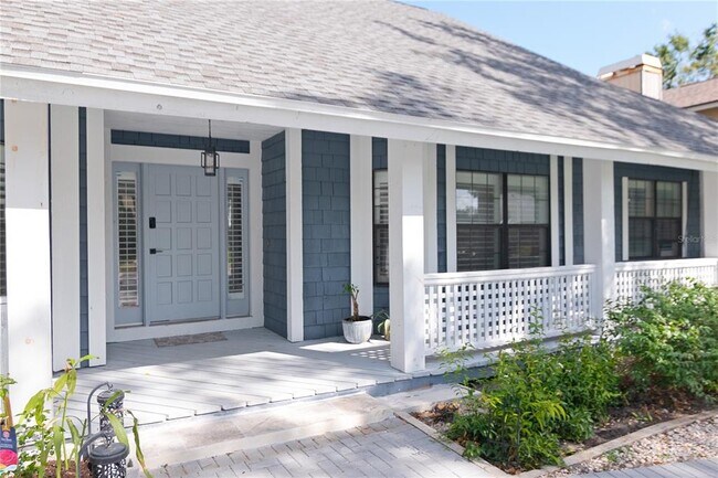Foto del edificio - 4202 Deepwater Ln