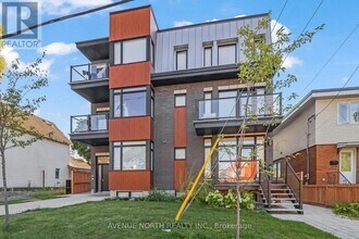 Building Photo - 368-368 Tweedsmuir Ave