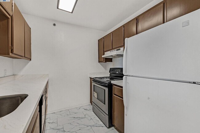Foto del edificio - 681 Royston Ln