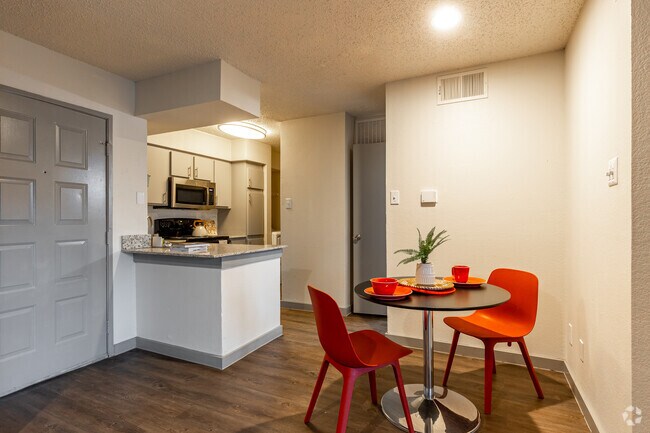 1HAB, 1BA - 760 ft² - Comedor - BX5