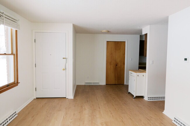 Foto del edificio - 1000 Larchwood Rd