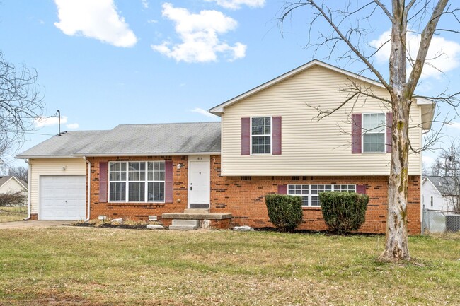 Building Photo - 1011 Cooper Dr