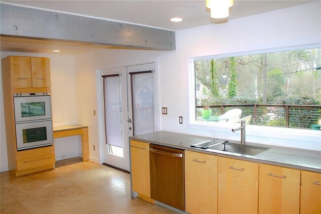 Foto del edificio - 270 Peachtree Way NE