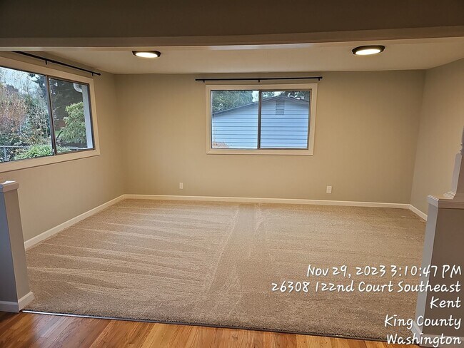 Foto del edificio - Kent rambler ready for move in!  3 bedroom...