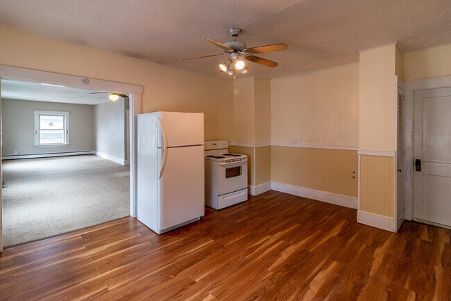 Building Photo - 203 Alsace St