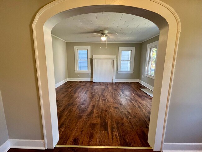 Foto del edificio - Two bedroom, 1 bath house in Burlington