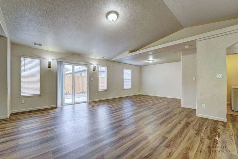 Photo - 295 Westwater Circle