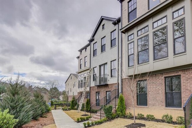Building Photo - 4304 Walsh Dr