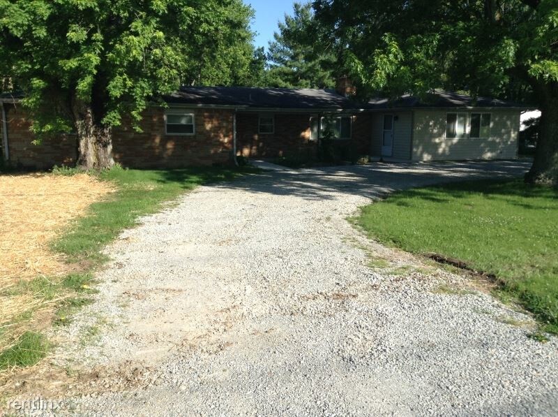 1313 S pendleton Ave Unit B, Pendleton, IN 46064 Room for Rent in