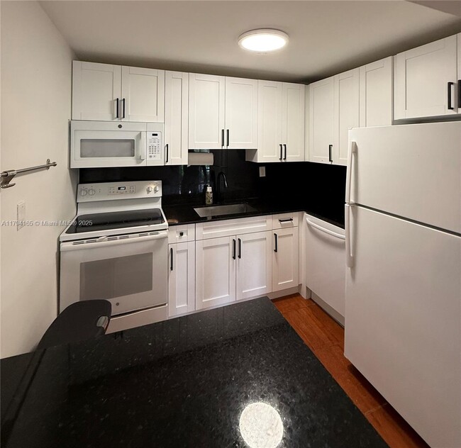 Foto del edificio - 8950 NE 8th Ave