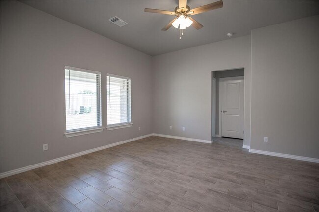 Foto del edificio - New Build + Norman Schools + Storm Shelter + 3 bedrooms