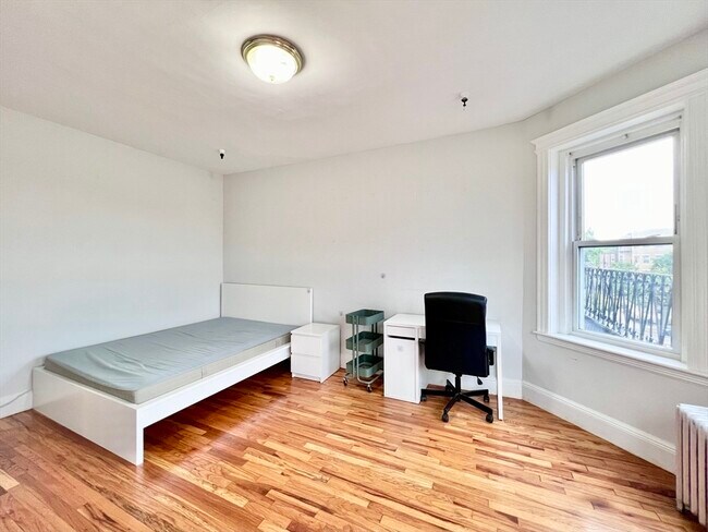 Building Photo - 1330 Commonwealth Ave