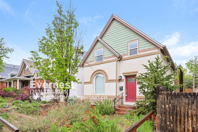 Foto del edificio - Well-Appointed 3-Bedroom Home in Prime Loc...
